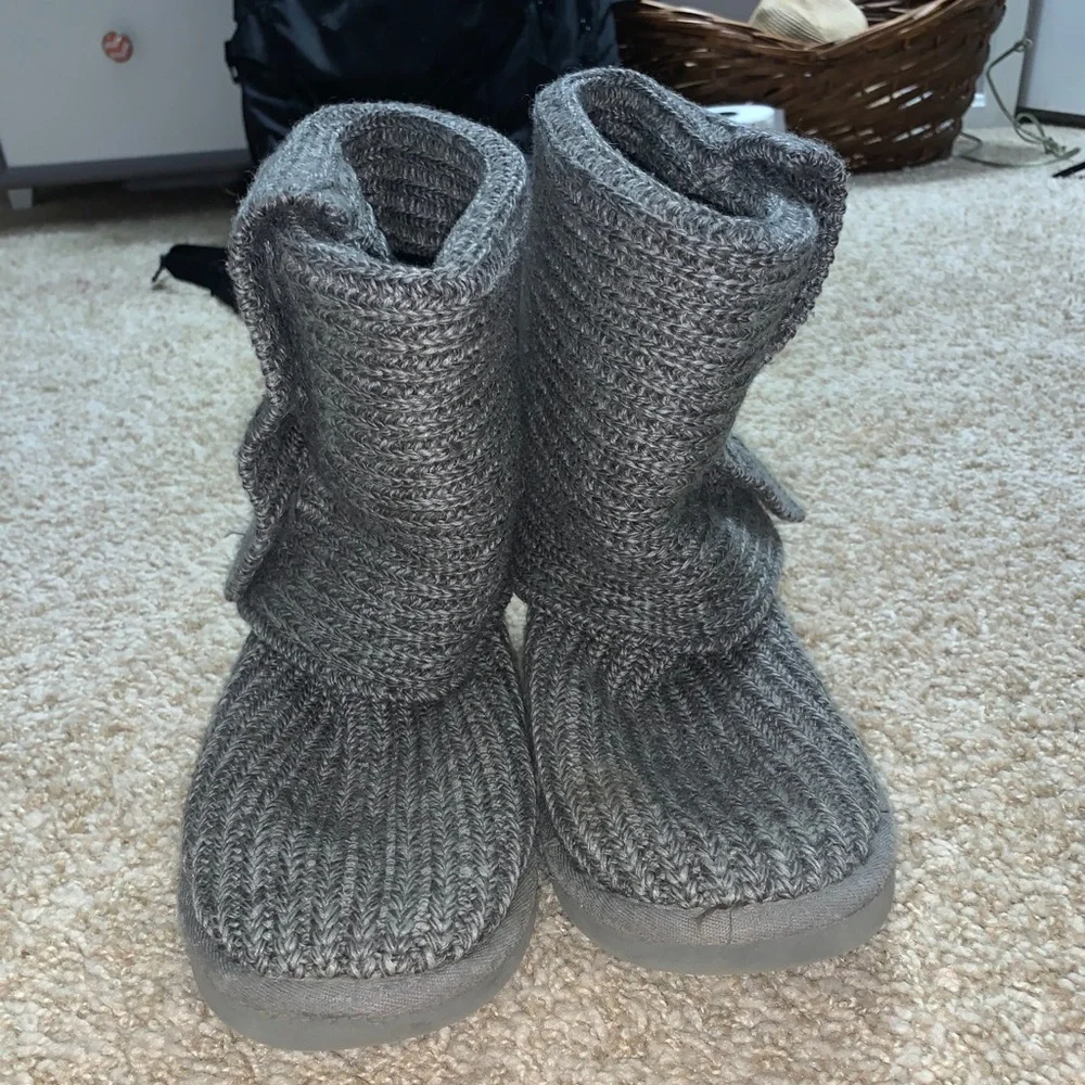 Grey sweater Ugg Boots